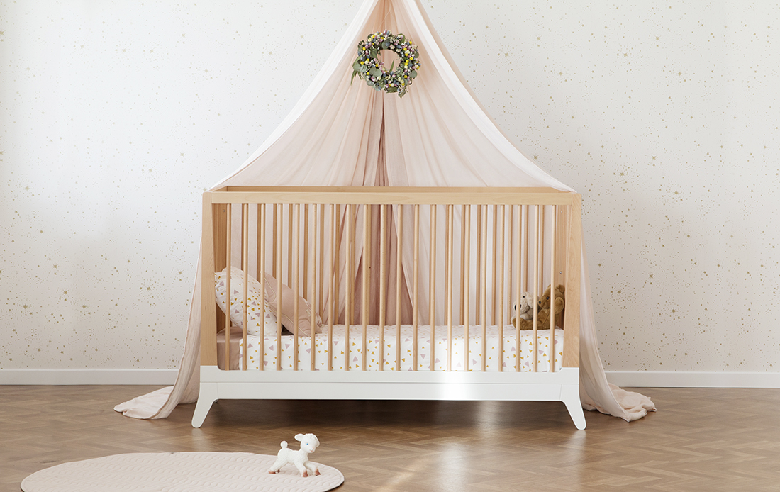 mood-nobodinoz-furniture-new-horizon-crib-wallpaper-goldstella-white-3